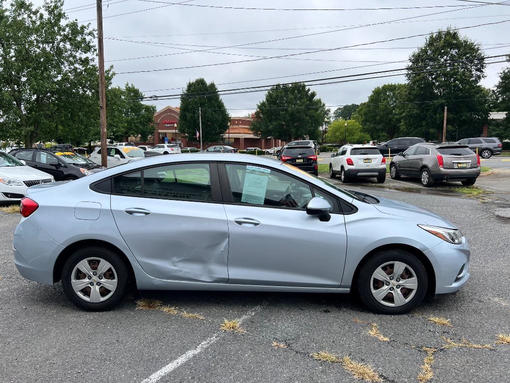 2018 Chevrolet Cruze - $9,599