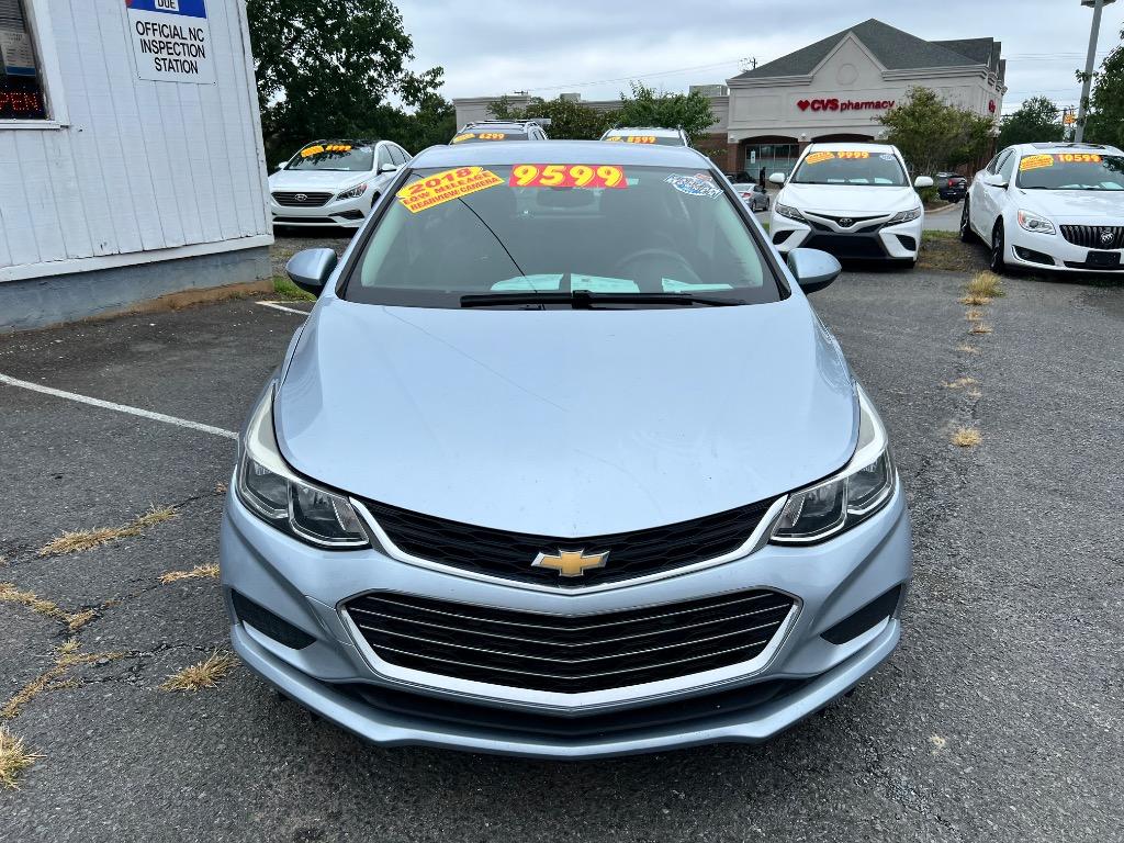 2018 Chevrolet Cruze - $9,599