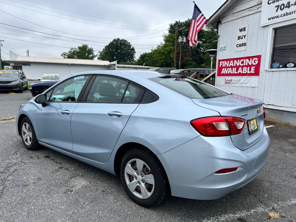 2018 Chevrolet Cruze - $9,599