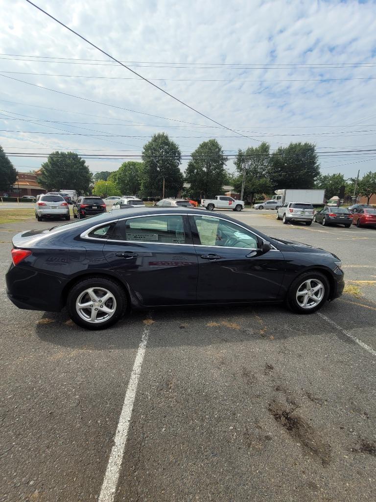 2016 Chevrolet Malibu - $8,499