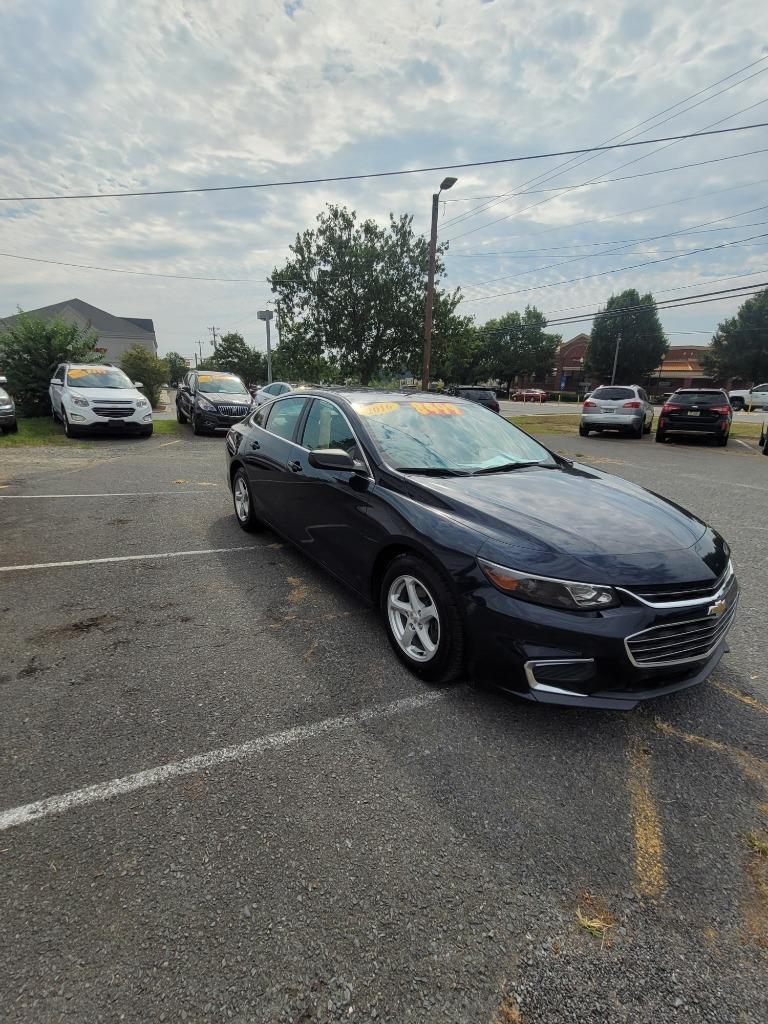 2016 Chevrolet Malibu - $8,499