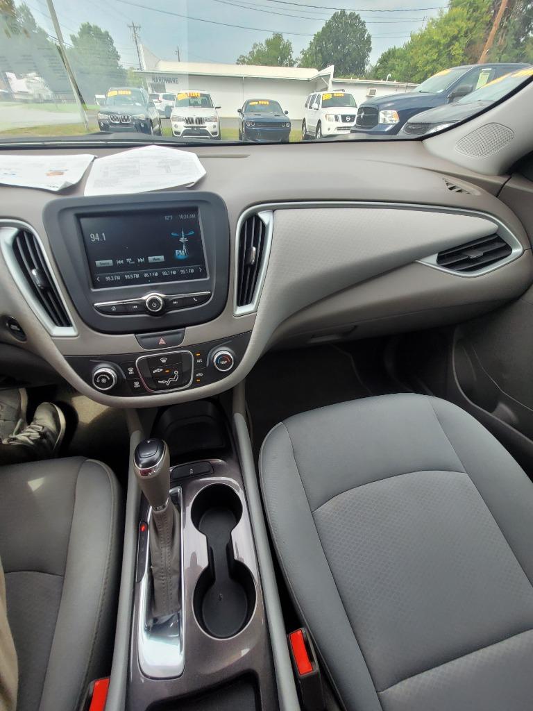 2016 Chevrolet Malibu - $8,499