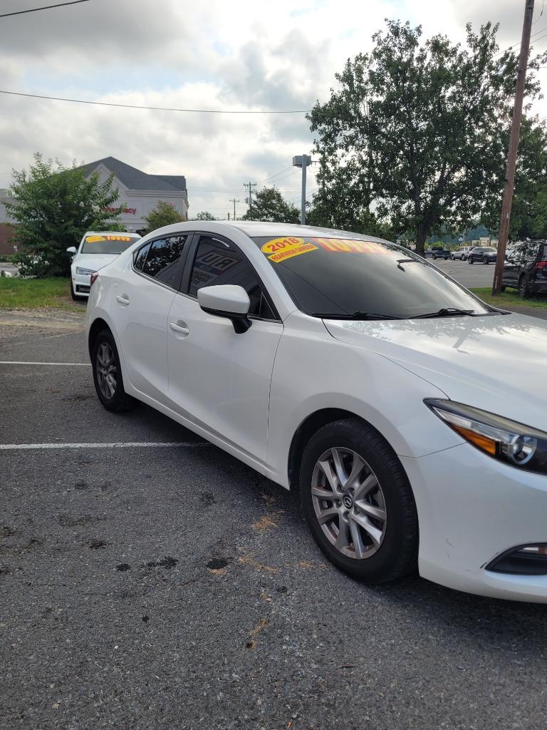 2018 MAZDA MAZDA3 - $10,999