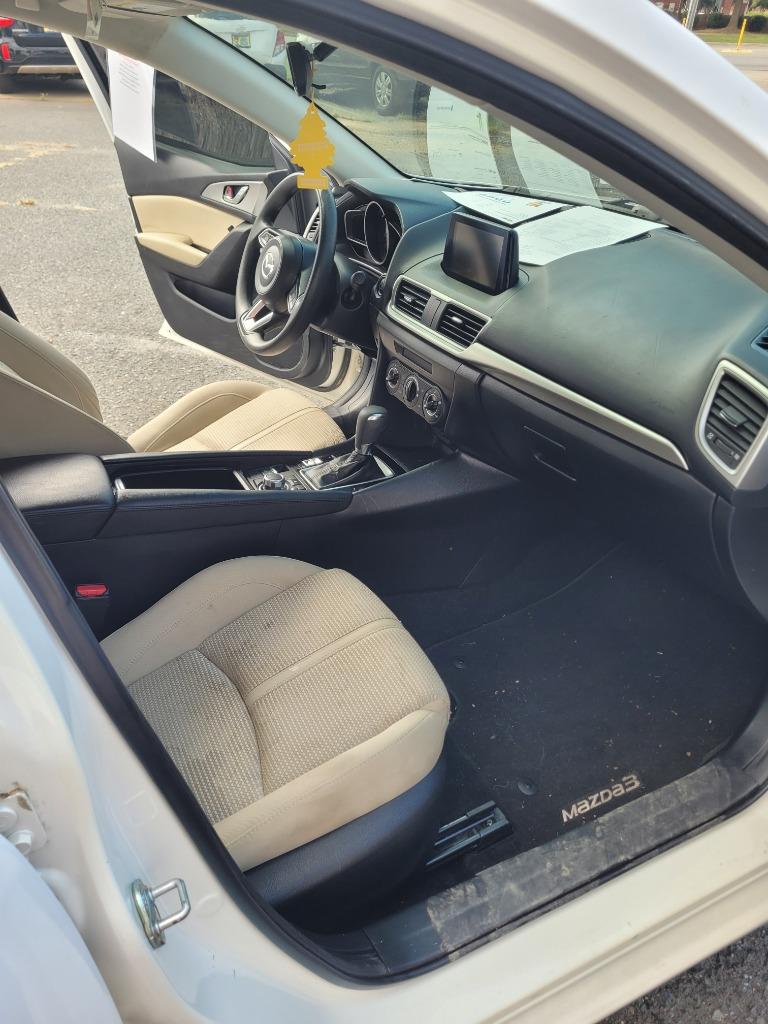 2018 MAZDA MAZDA3 - $10,999