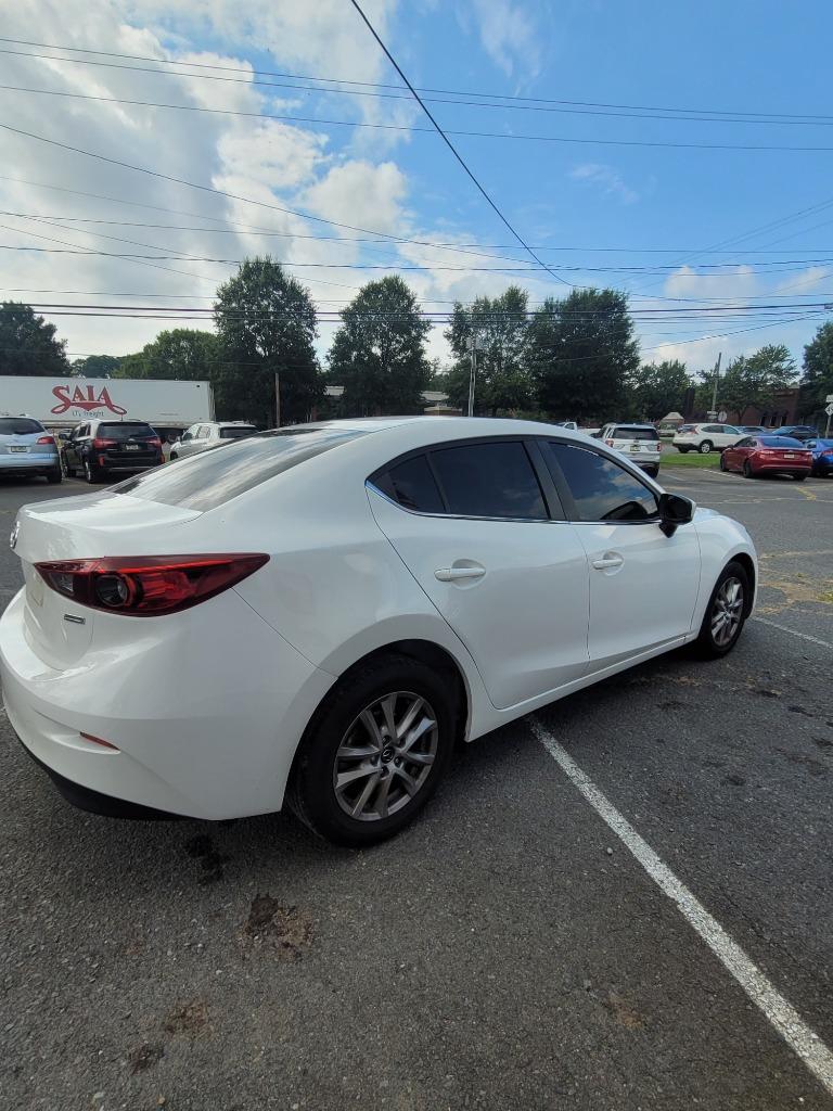 2018 MAZDA MAZDA3 - $10,999