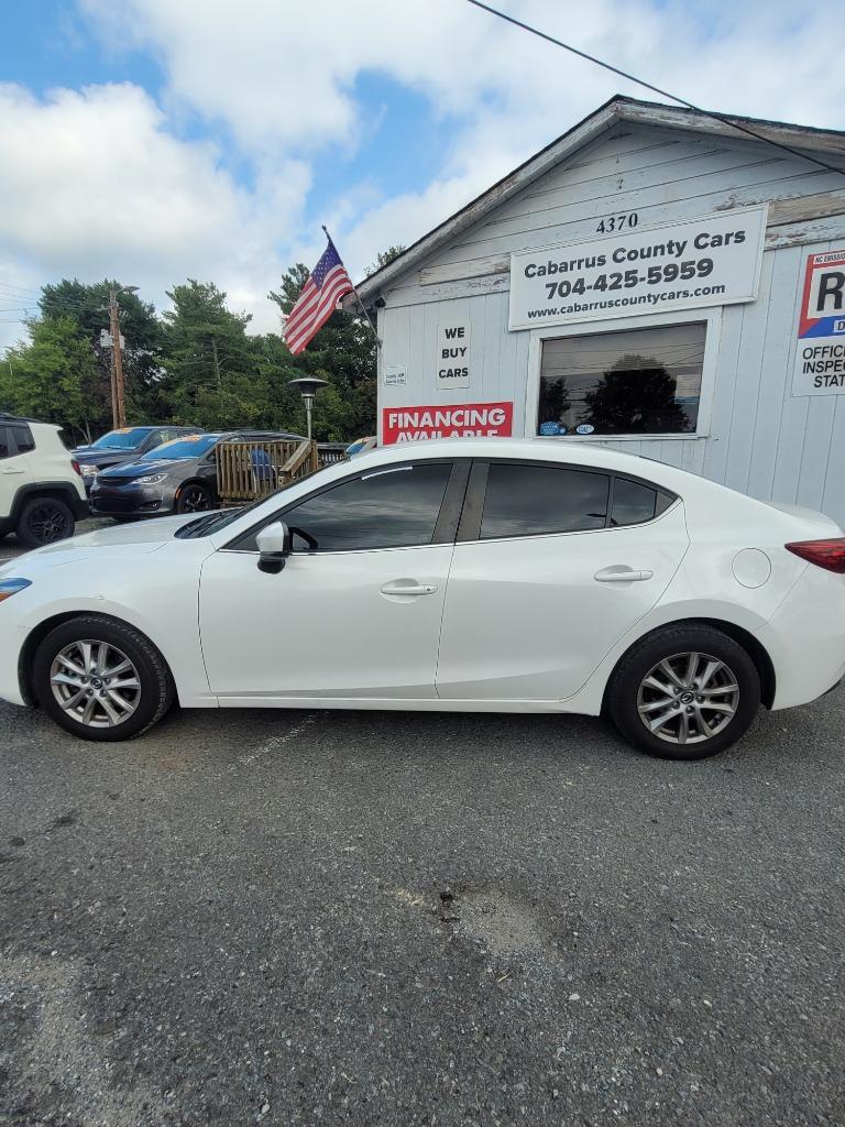 2018 MAZDA MAZDA3 - $10,999