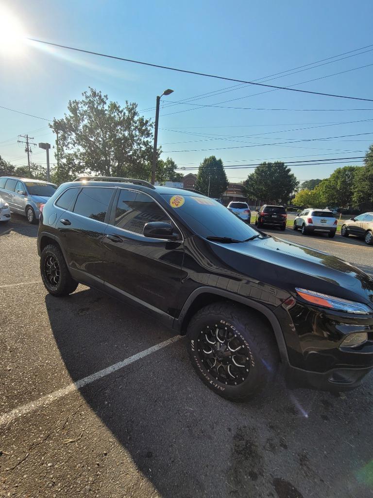 2018 Jeep Cherokee - $7,999