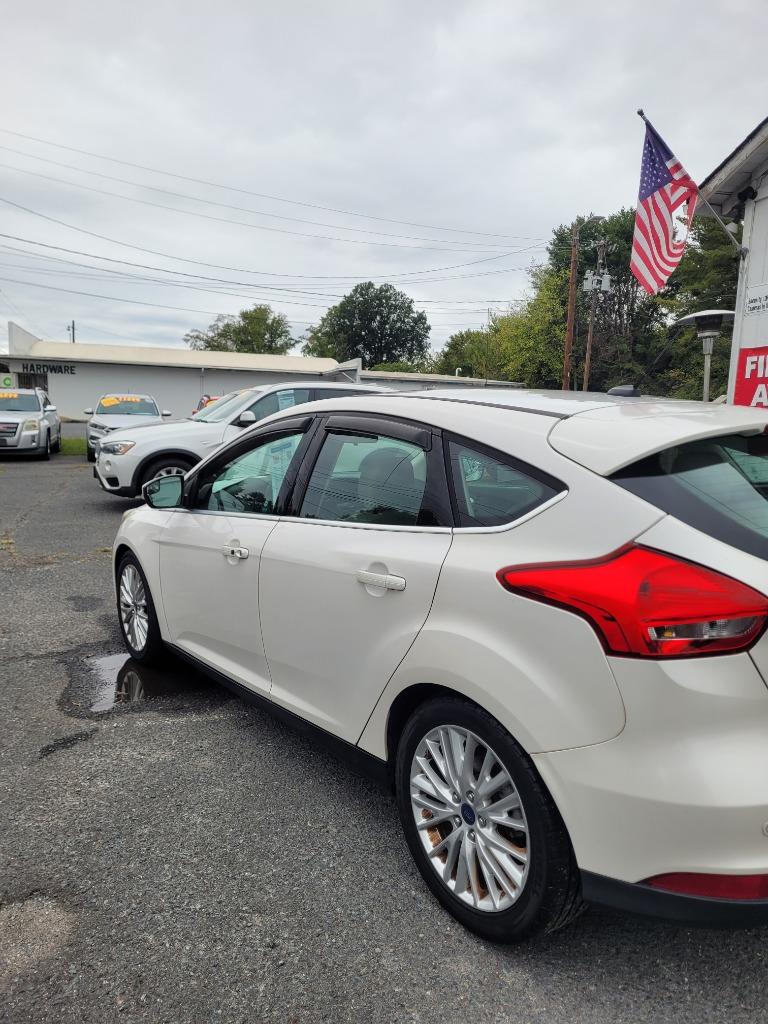 2015 Ford Focus - $5,999