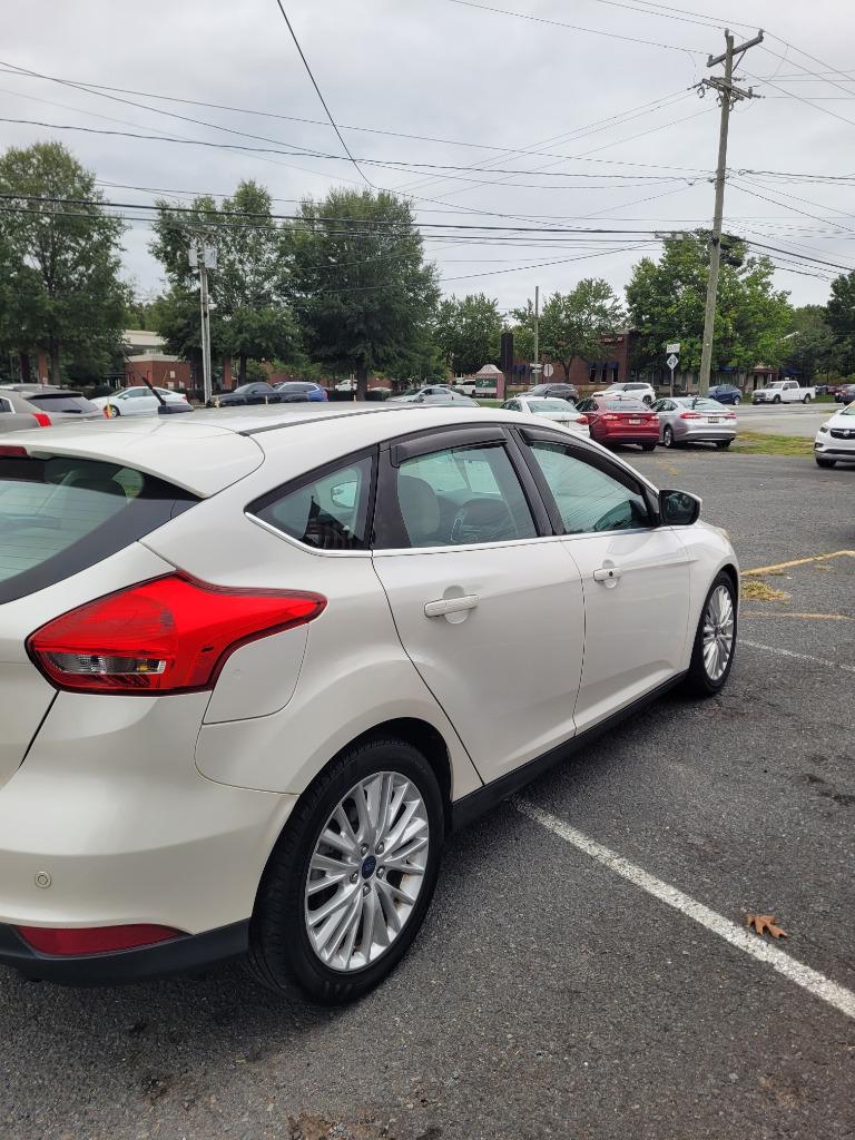 2015 Ford Focus - $5,999