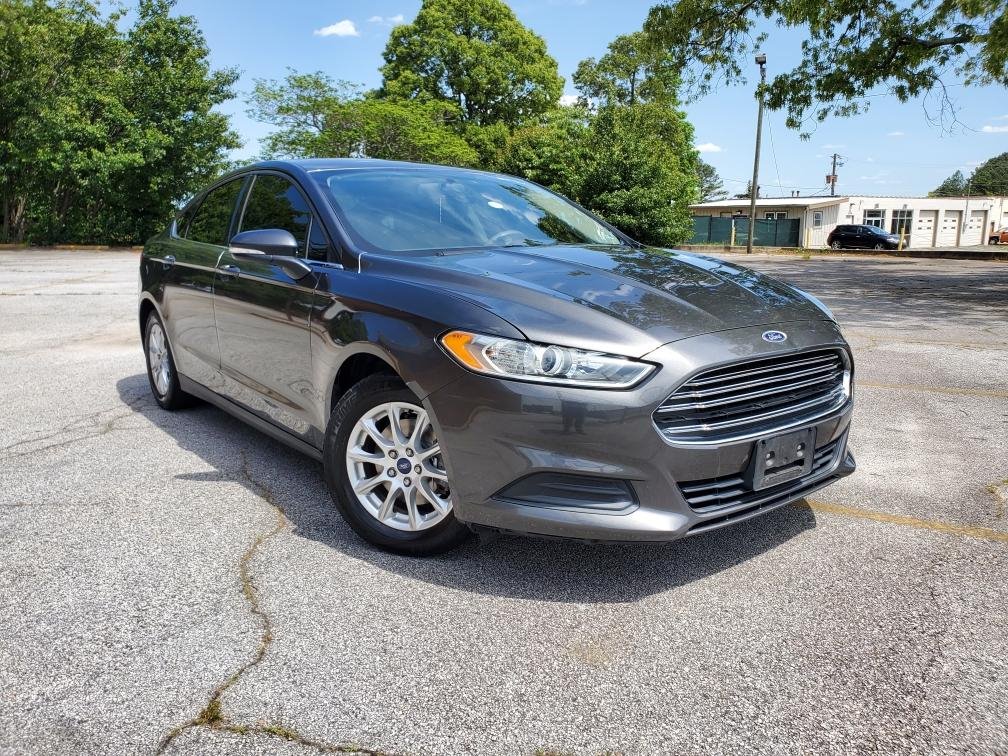 The 2016 Ford Fusion S photos