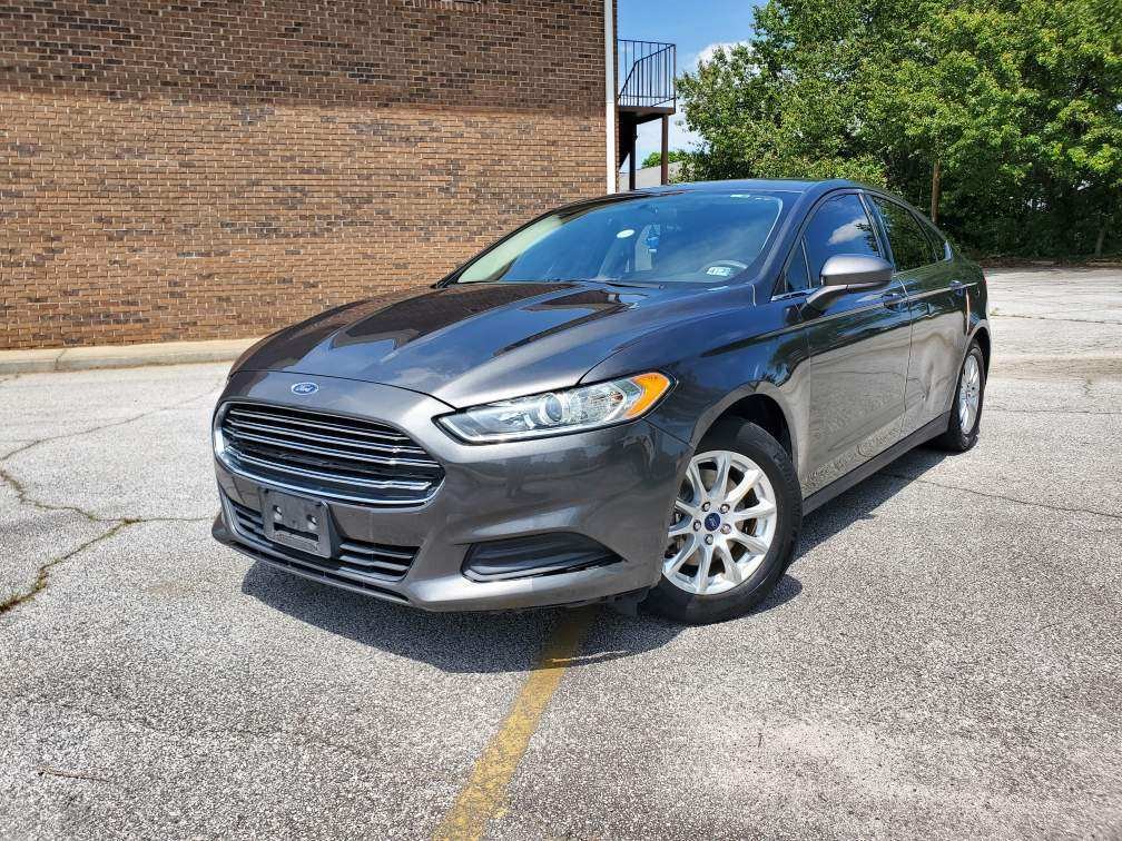 2016 Ford Fusion S photo