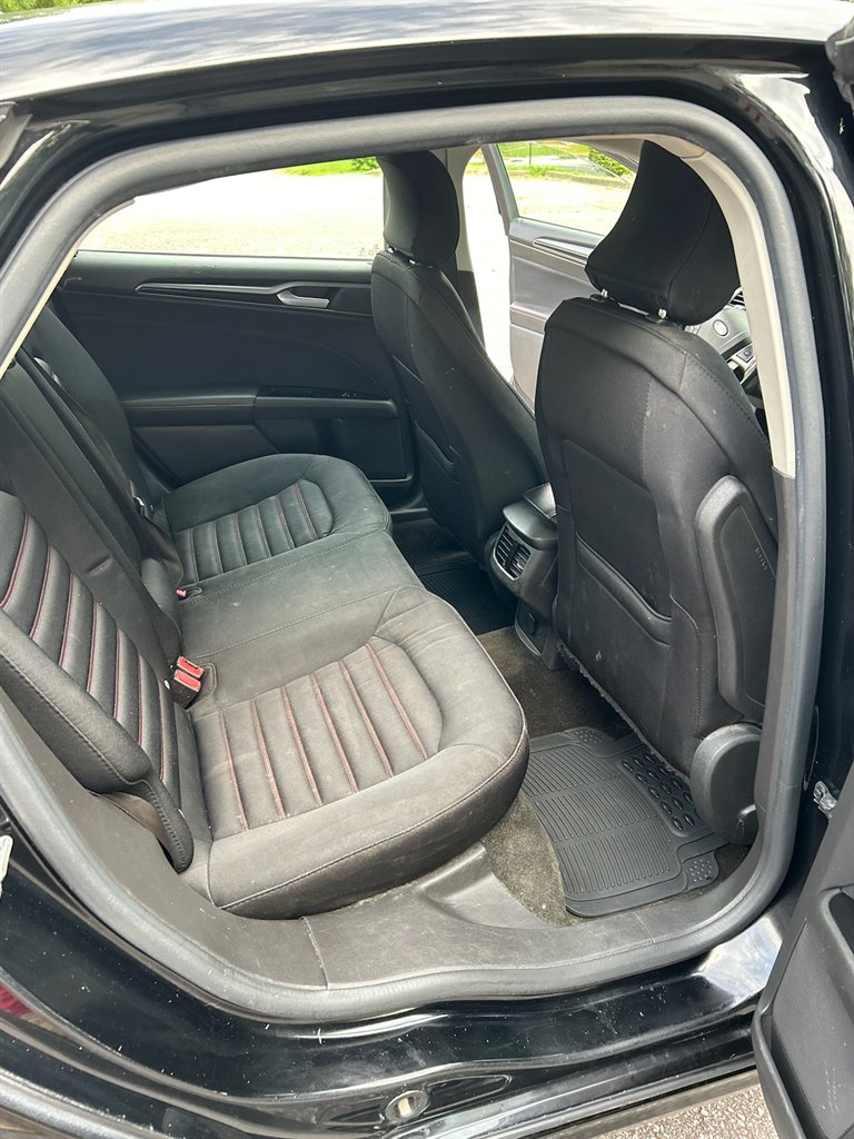 2016 Ford Fusion SE photo
