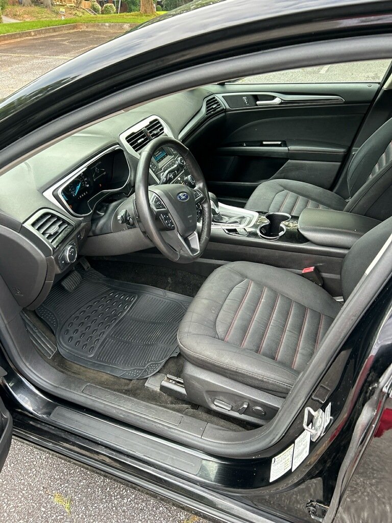 2016 Ford Fusion SE photo