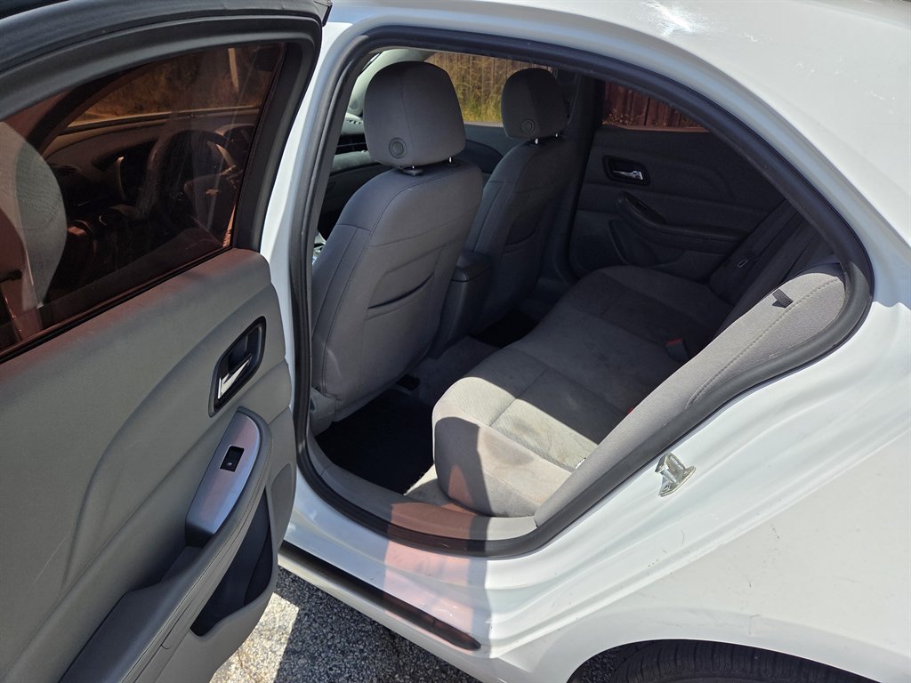2015 Chevrolet Malibu - $6,999