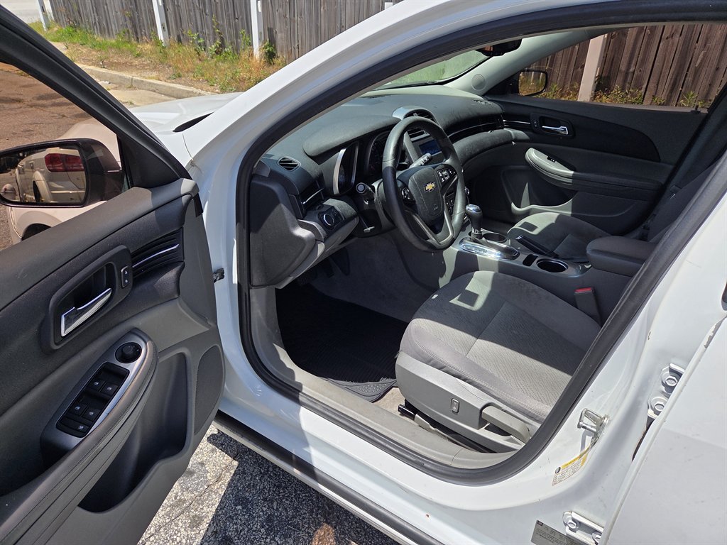 2015 Chevrolet Malibu - $6,999