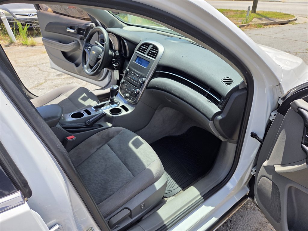 2015 Chevrolet Malibu - $6,999