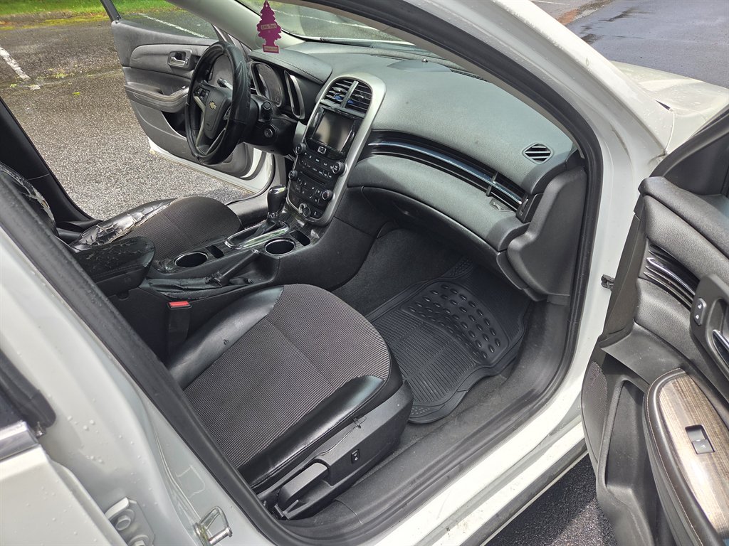 2016 Chevrolet Malibu - $3,999