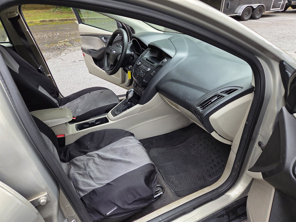 2016 Ford Focus - $2,799