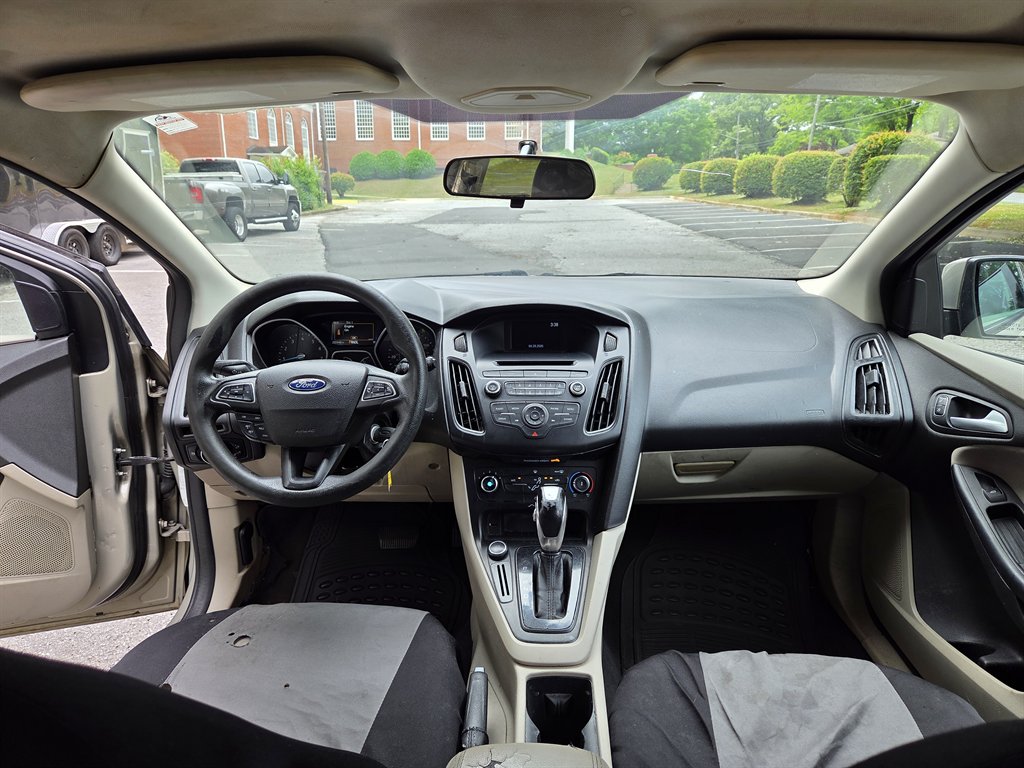 2016 Ford Focus - $2,799