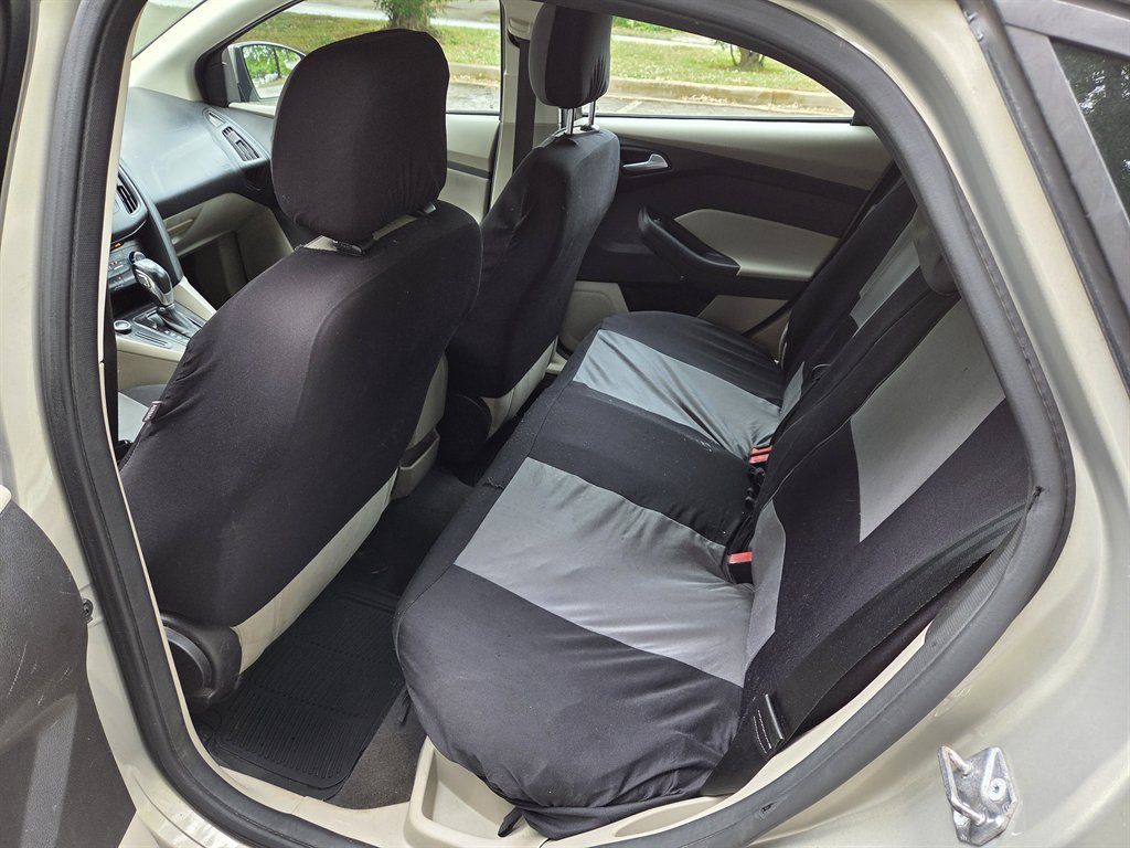2016 Ford Focus - $2,799