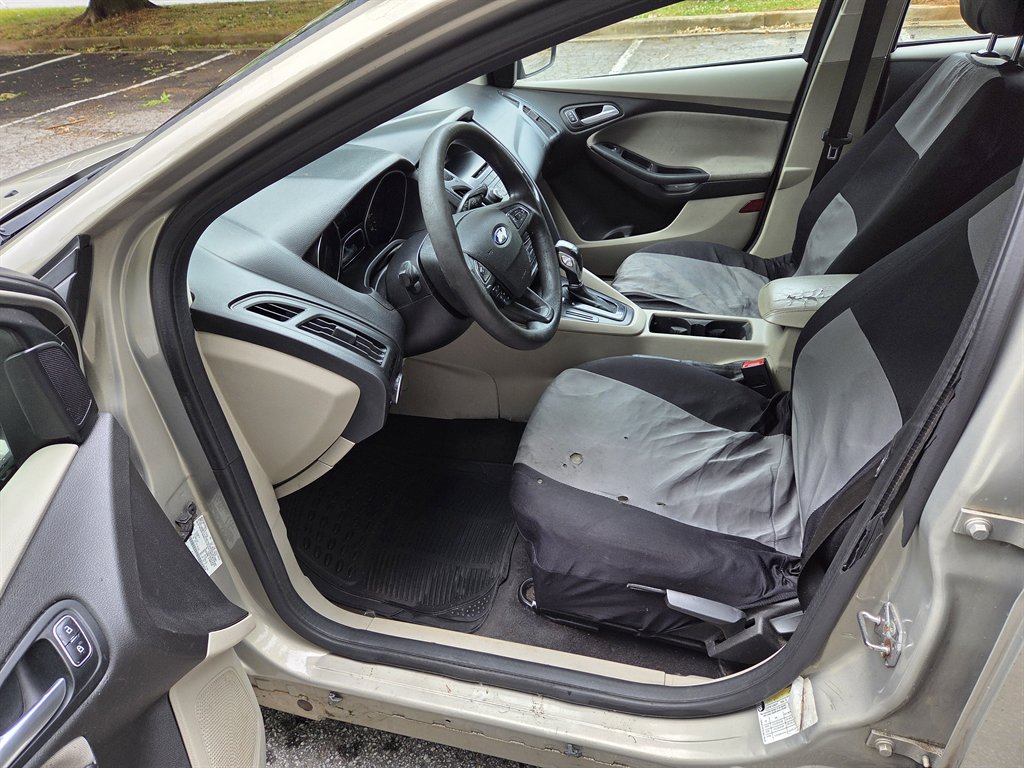 2016 Ford Focus - $2,799