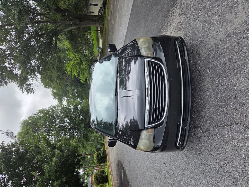 2014 Chrysler Town & Country - $5,999
