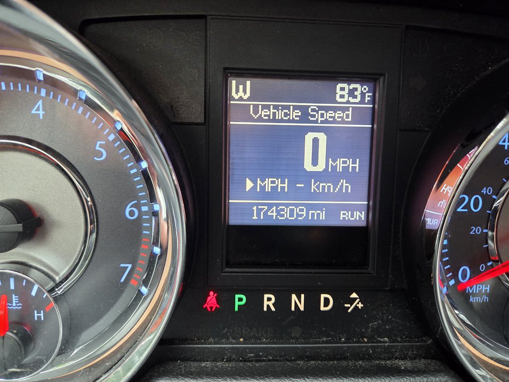 2014 Chrysler Town & Country - $5,999