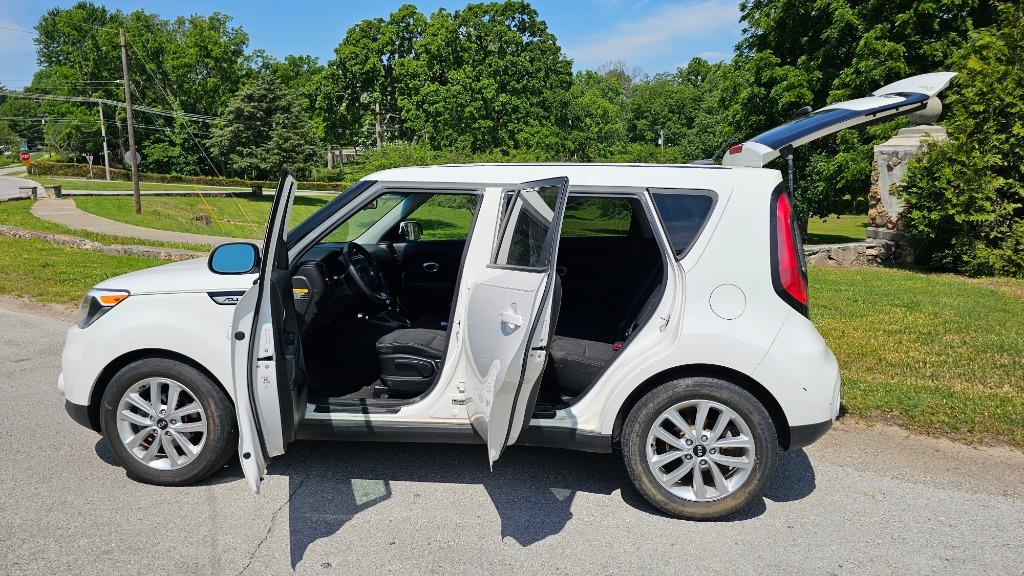 2017 Kia Soul + photo