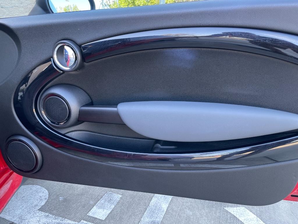 2009 MINI Cooper John Cooper Works photo