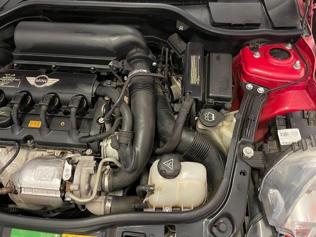 2009 MINI Cooper John Cooper Works photo