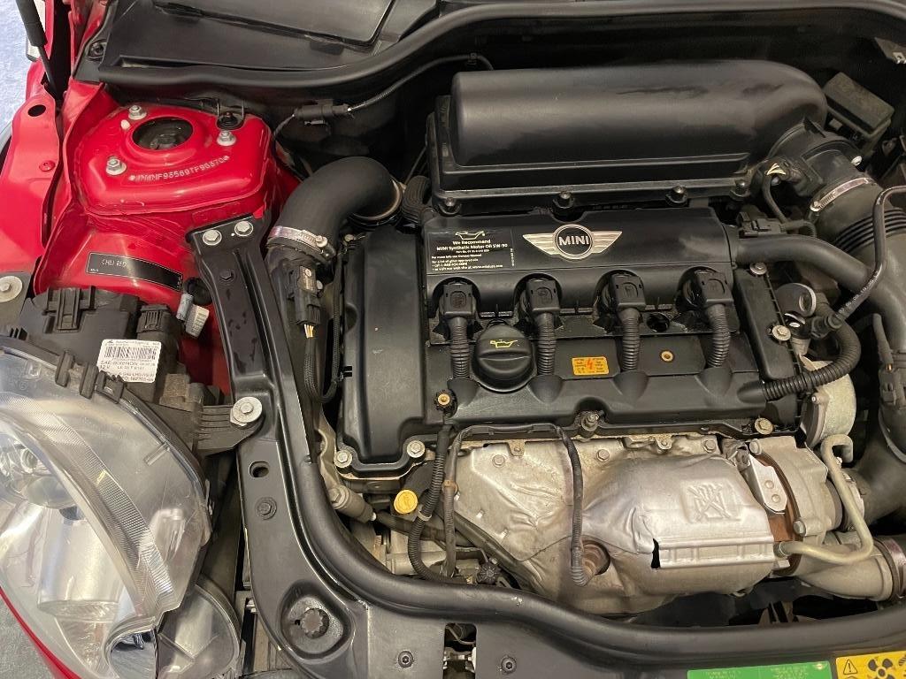2009 MINI Cooper John Cooper Works photo