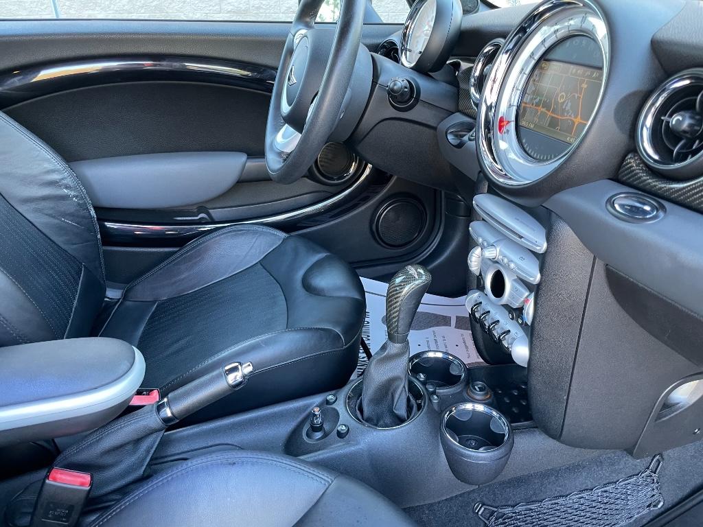 2009 MINI Cooper John Cooper Works photo