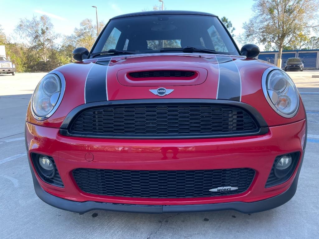 2009 MINI Cooper John Cooper Works photo