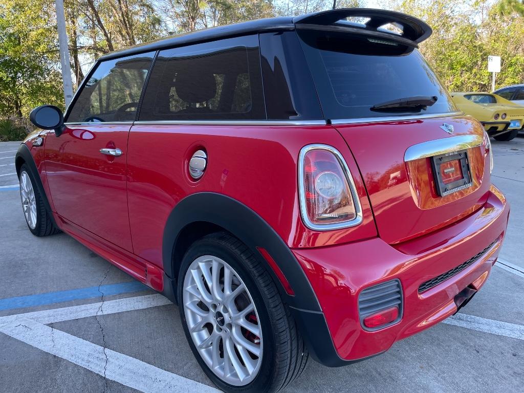 2009 MINI Cooper John Cooper Works photo