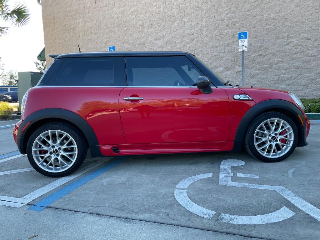 2009 MINI Cooper John Cooper Works photo