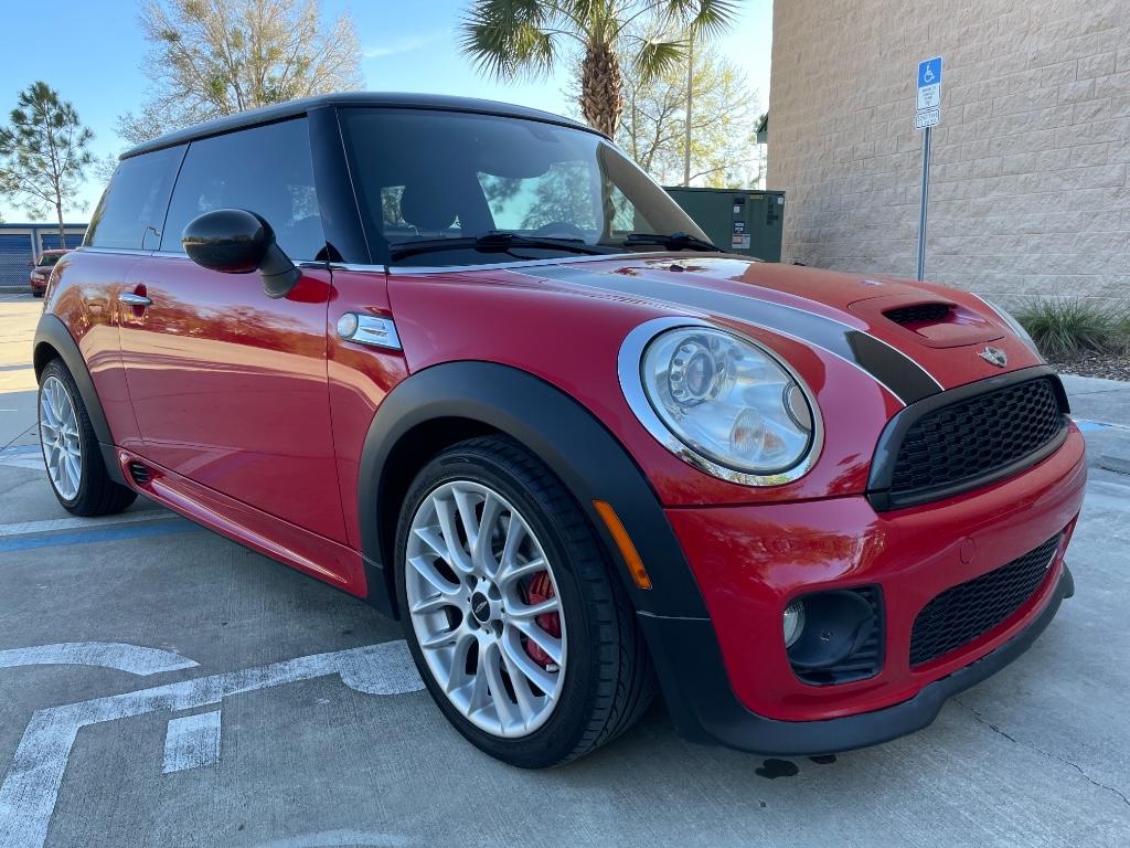 2009 MINI Cooper John Cooper Works photo