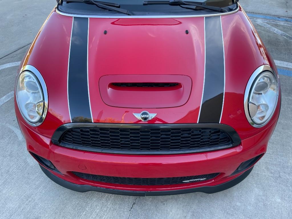 2009 MINI Cooper John Cooper Works photo