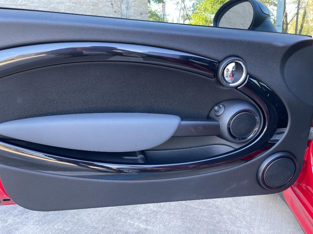 2009 MINI Cooper John Cooper Works photo