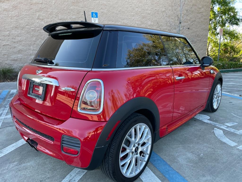 2009 MINI Cooper John Cooper Works photo
