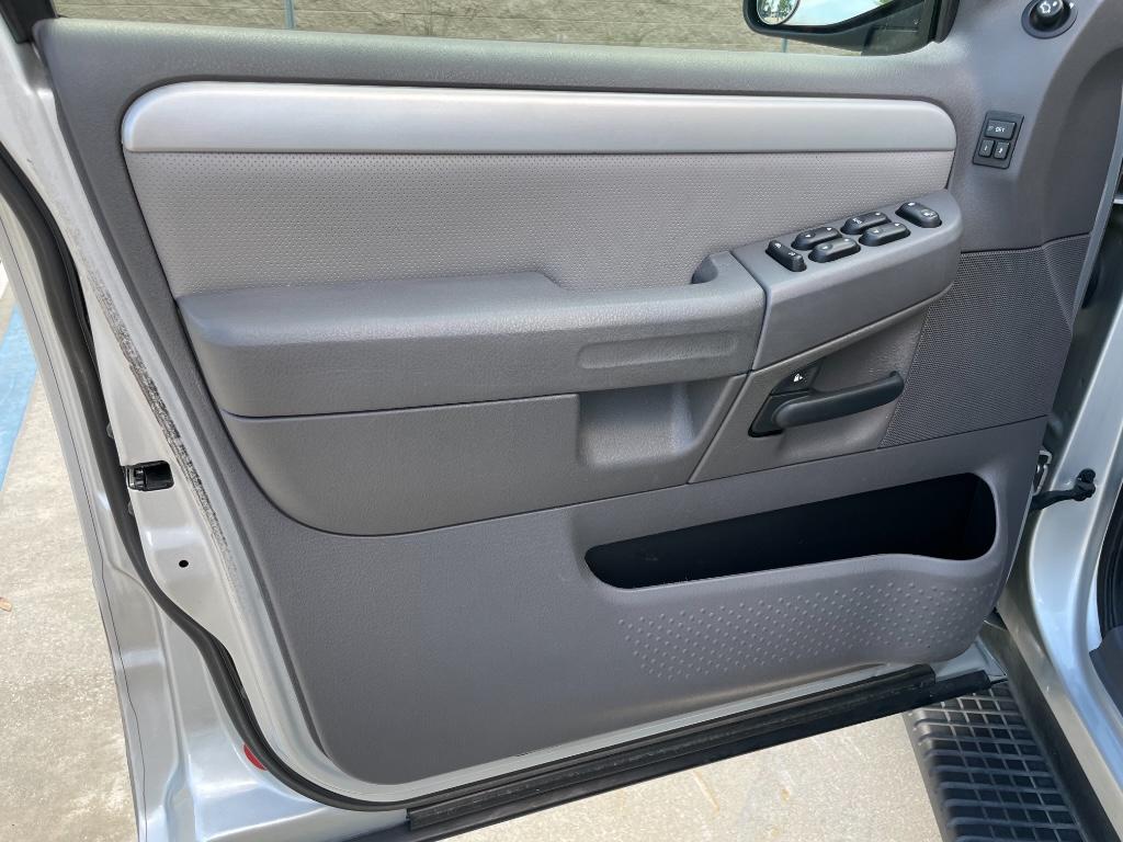 2002 Mercury Mountaineer photo