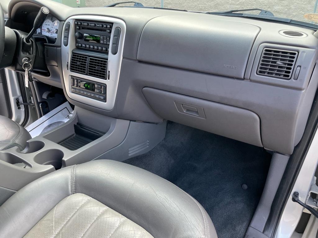 2002 Mercury Mountaineer photo
