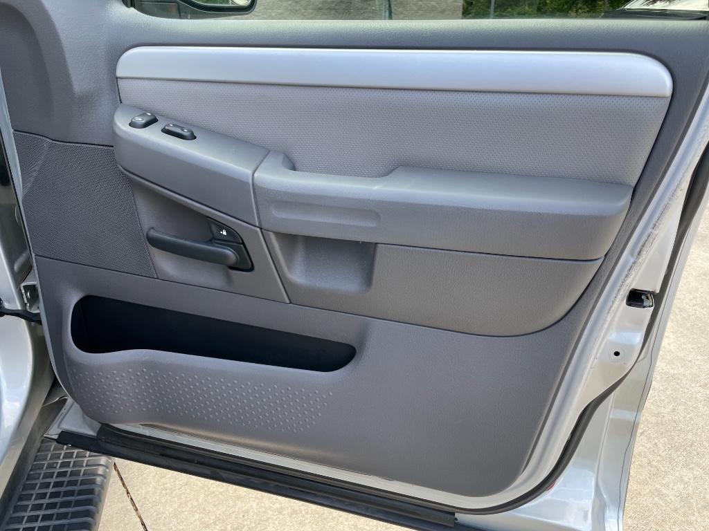 2002 Mercury Mountaineer photo