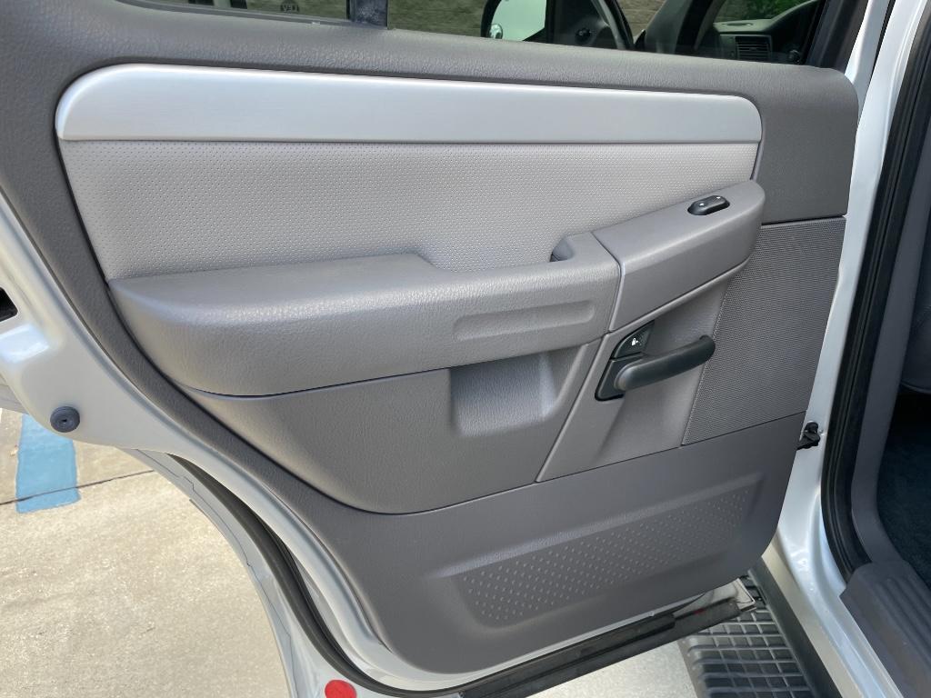2002 Mercury Mountaineer photo