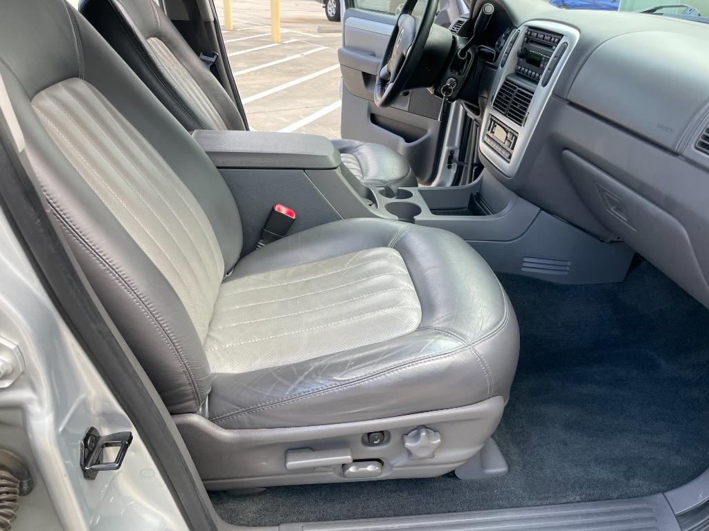 2002 Mercury Mountaineer photo