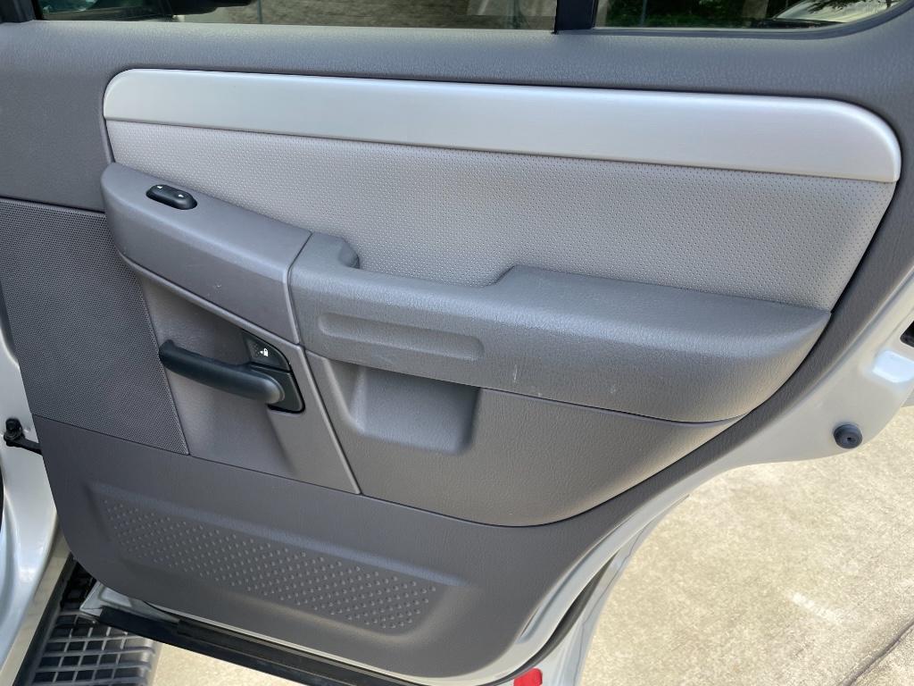 2002 Mercury Mountaineer photo