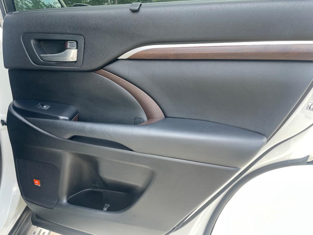 2015 Toyota Highlander - $26,395
