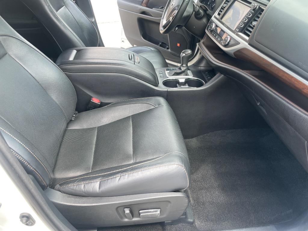 2015 Toyota Highlander - $26,395