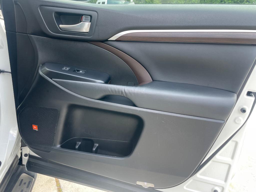 2015 Toyota Highlander - $26,395