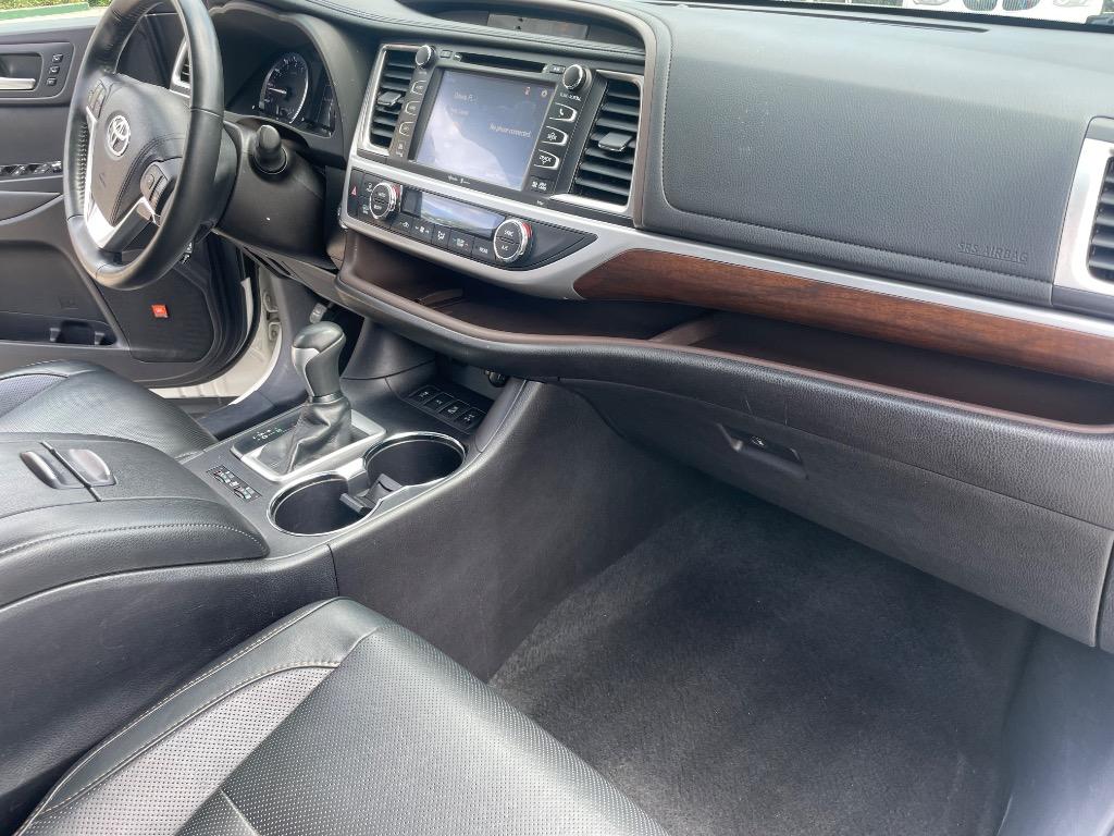 2015 Toyota Highlander - $26,395