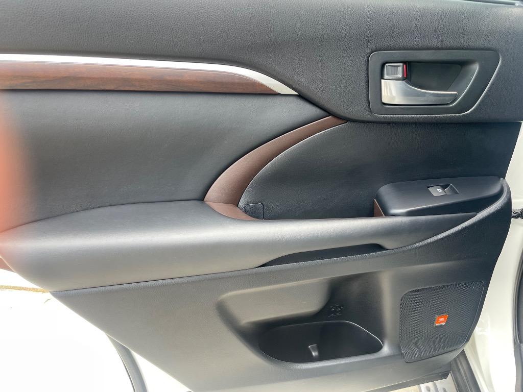 2015 Toyota Highlander - $26,395
